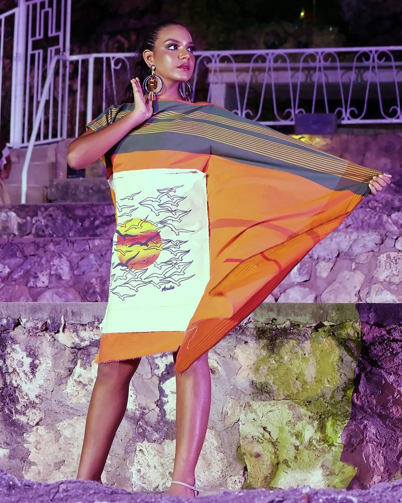 Alydia Wever on the runway at Art Fashion Aruba 2026, Grot di Lourdes.